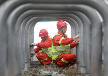 重庆高速公路装置新型护栏，防撞能力提升两倍